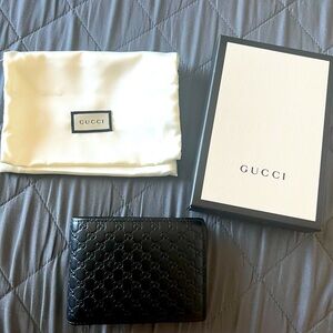Black wallet with removal card wallet
